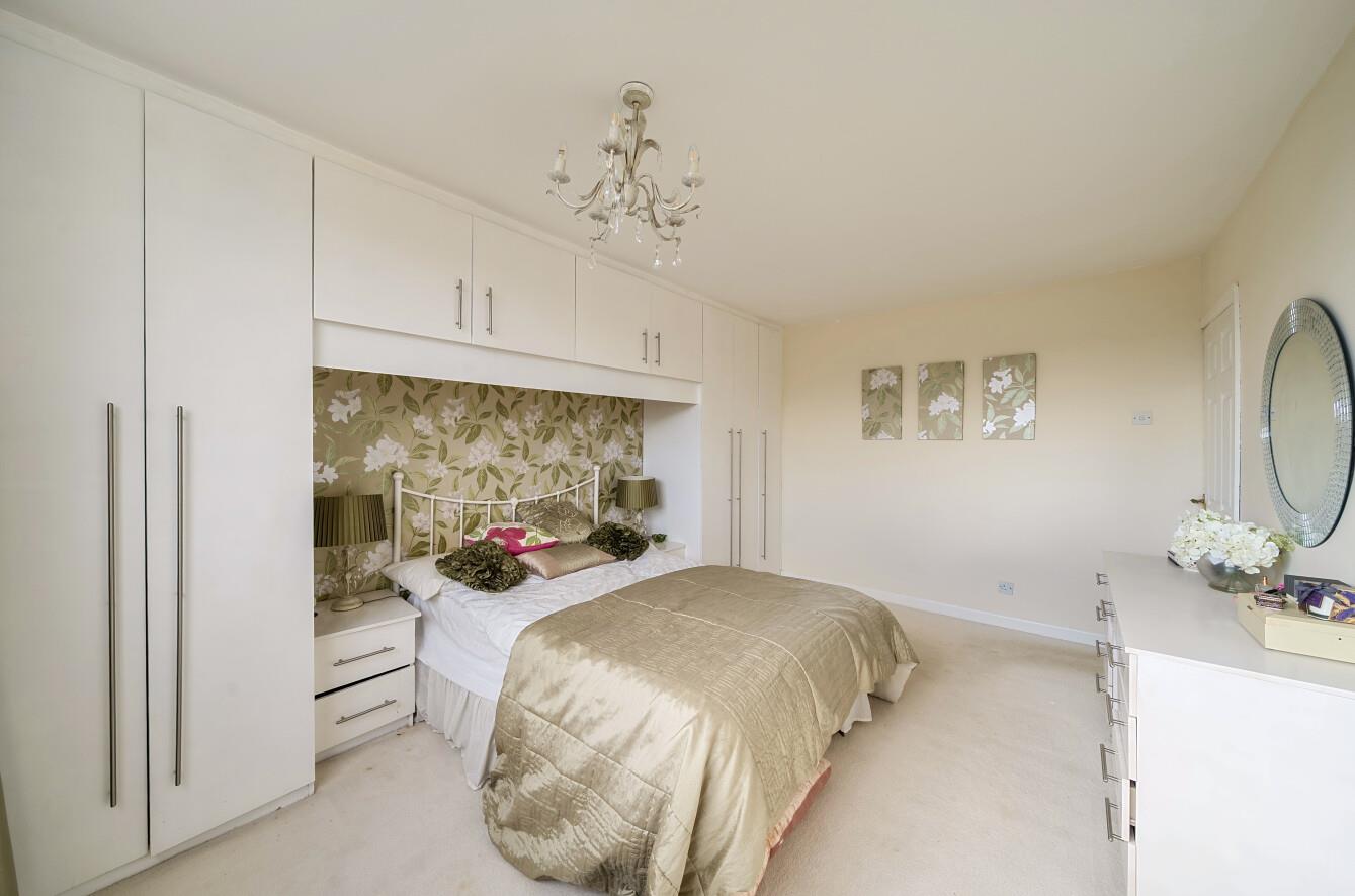 Mendip Close, Fforestfach, Swansea, SA5 5AB